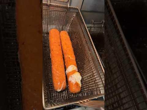 We can’t get enough of these GIANT MOZZARELLA STICKS from KINGS OF KOBE in NYC! 