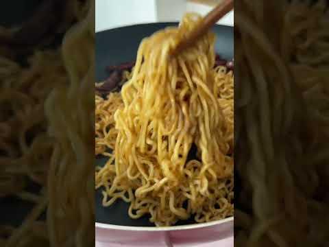 how to cook mi goreng.. ft. spam!