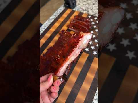 Peach & Hot Honey Glazed Ribs - these are a MUST try! #recipe #bbq #competitionbbq