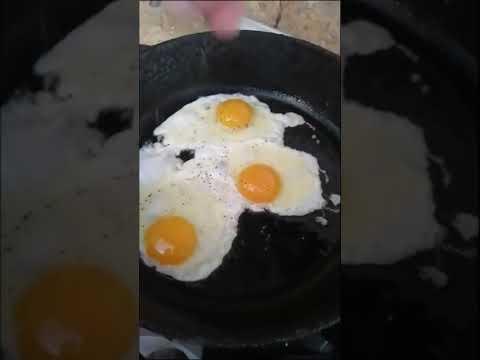 Как приготовить яичницу вкусную