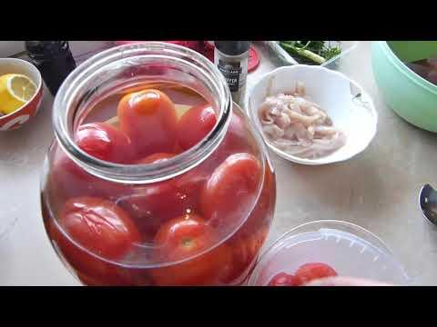 Суп из маринованных томатов и кальмаров