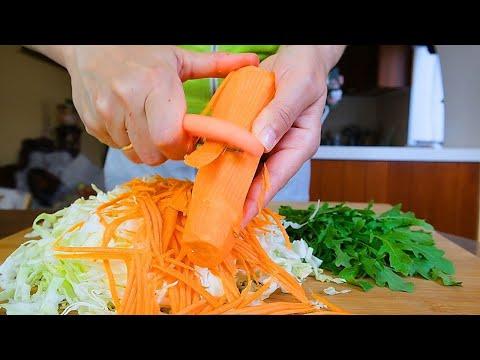 Салат из капусты витаминный с яблоком и морковью. Рецепт вкусного и простого салата с проростками.
