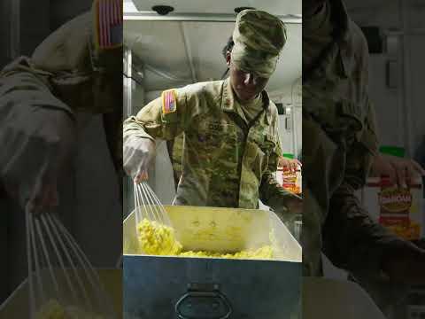 This is how army culinary specialists cook for 800 soldiers. #army #cooking #armyfood