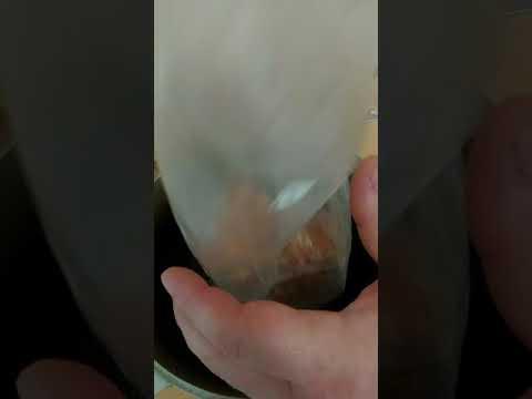 Пасхальные крашеные яйца (куринные)