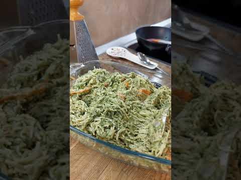 Сливочная запеканка из вермишели со шпинатом