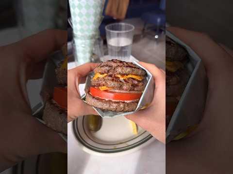 東京で食べるべき極上ハンバーガー3選【鉄板チーズ・3段肉バーガー・マカロニチーズ】