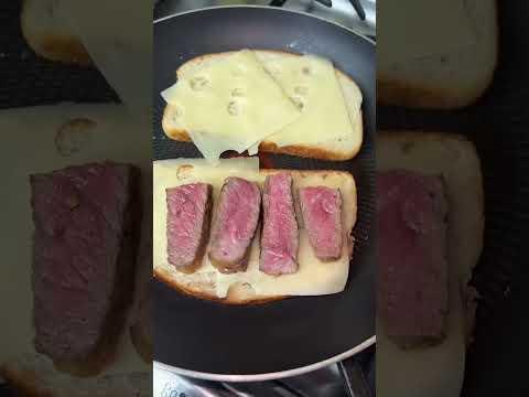 The best steak sandwich hack! #steak #sandwich #cookingvideo #easyrecipe #shorts #texykitchen