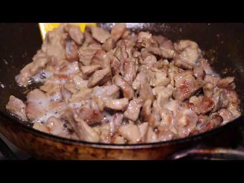 Рецепт свинины в сметанно-соевом соусе и нежное пюре