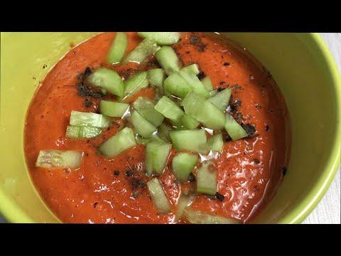 Гаспачо из свежих помидоров. Gazpacho made from fresh tomatoes.