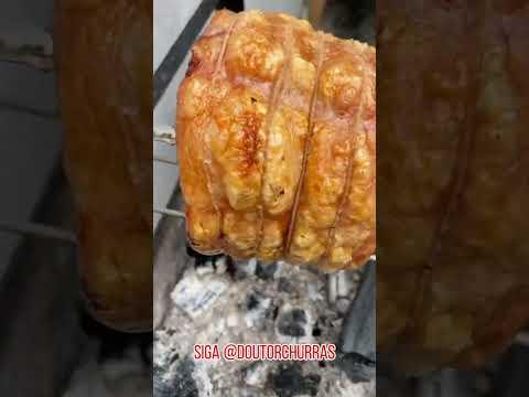 Porchetta (barriga suína ou panceta) pururucada na churrasqueira