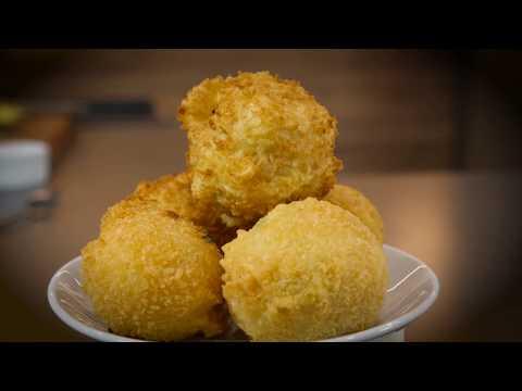 Как готовить картофельные шарики с сыром☆ Рецепт от ОЛЕГА БАЖЕНОВА #47 [FOODIES.ACADEMY]