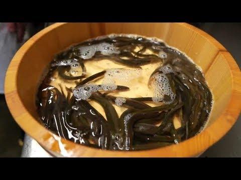 Японская Еда - Рыба Червь Приготовленая Японским Шеф-Поваром