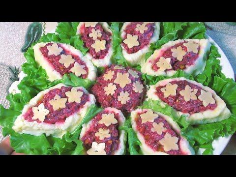 Свекольный салат в картофельных лодочках (вкусно) / Beetroot salad recipe with chicken and nuts