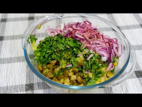 Картофельный салат - простой и сытный салат постный салат (картофель, лук и маринованные огурцы)