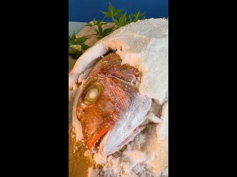 一番簡単で一番おいしい魚の焼き方はこれだと思う。 / Salt-Crusted Sea Bream #Shorts