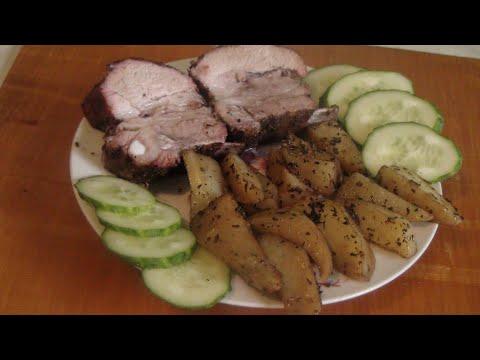 Свиные рёбрышки с картофелем, запеченные в духовке