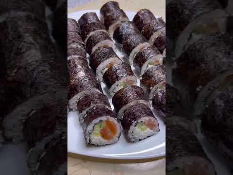 Безумно вкусные роллы с красной рыбкой! #shorts #рецепты #суши #роллы