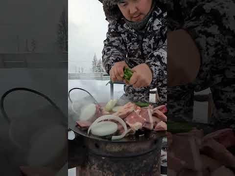 Garlic shoots with meat