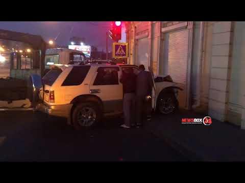 Нетрезвый автомобилист учинил массовую аварию на Авангарде во Владивостоке