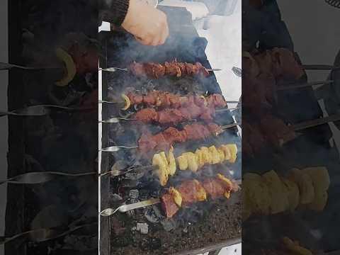 Шашлыки на шампурах из печени и курдюка #еда #food #мясо #шашлык