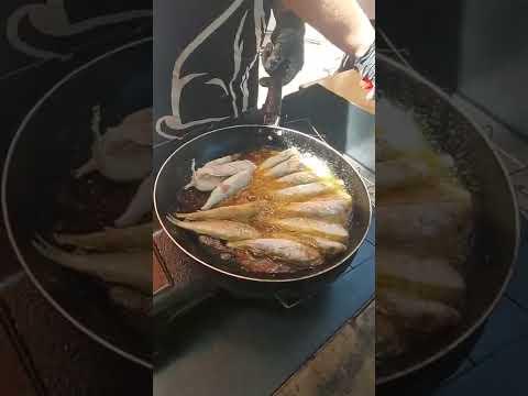 Уличная еда Сочи Лазаревское, жареная рыба барабулька!