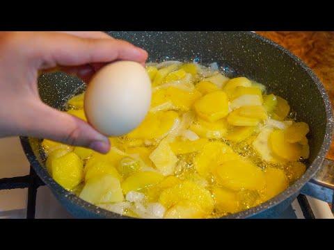 Добавляю в картошку яйца: бабушка сказала, что это блюдо нужно готовить на праздники.